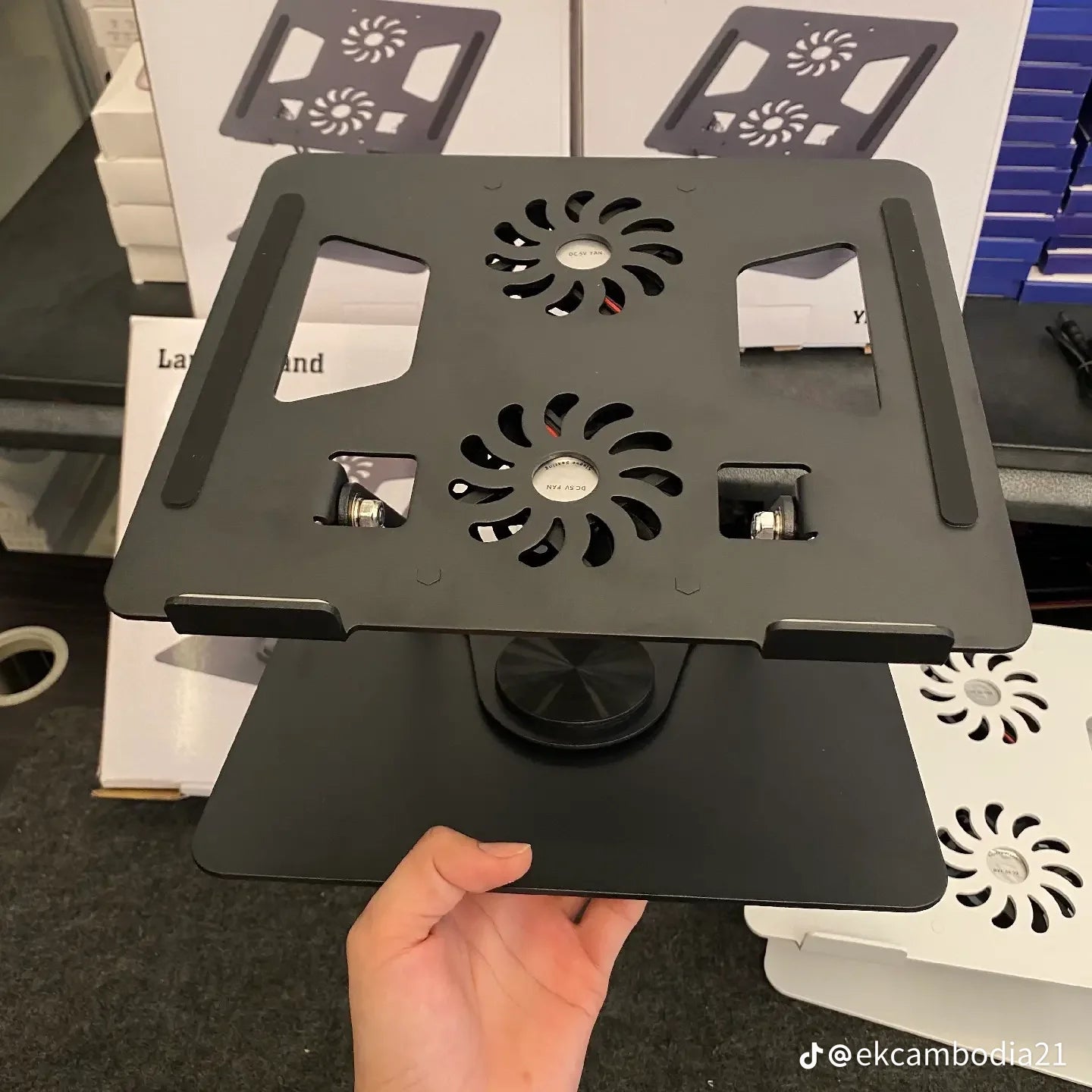 Support Laptop Ventilateurs Intégrés — Refroidissement Actif & Ergonomie
